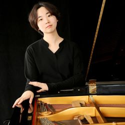 Pianist Hyun