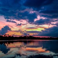 夕立後の茜と薄明